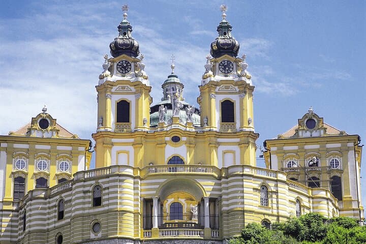 Cesky Krumlov and Wachau Danube Valley Tour from Vienna