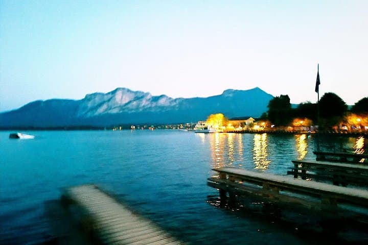 Crescent-shaped and soul-soothing — Mondsee’s lunar elegance.