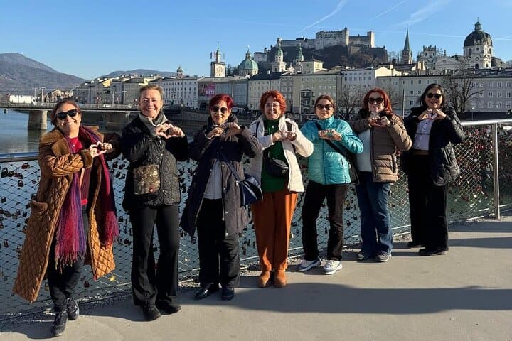 From Vienna: Do-Re-Mi & Salzburg’s old town Tour