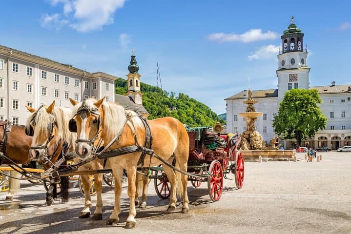 Horse-drawn carriage in Salzburg