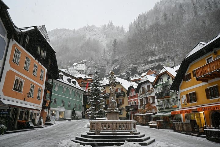 Vienna Private Guided Tour To Hallstatt and Salzburg