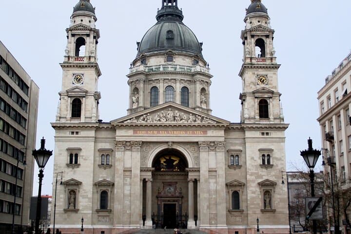 Private Full Day Guided Tour To Budapest From Vienna