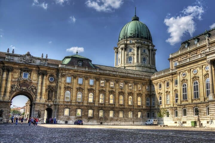 Private Full Day Guided Tour To Budapest From Vienna