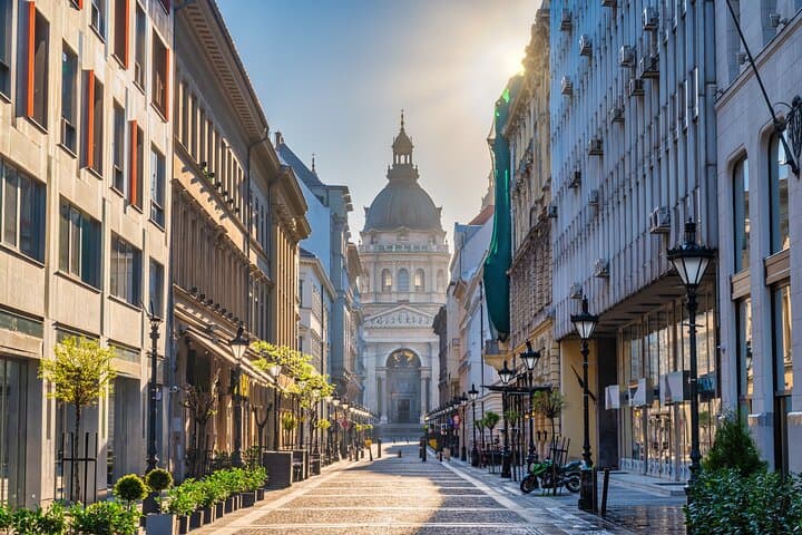 Private Day Trip Vienna to Budapest, with English speaking driver