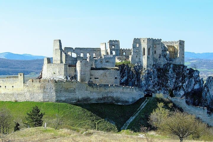 Cultural Guided Tour of Slovak Castles and Bratislava