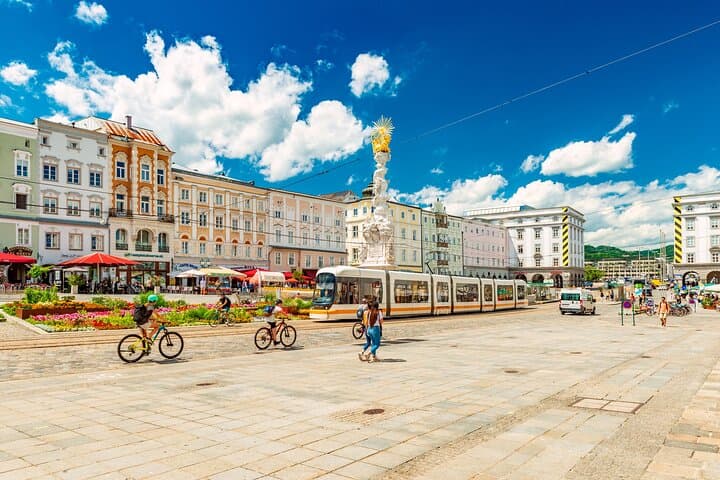 Private Shore Tour: Cultural & Culinary Walk in Linz