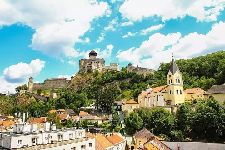 Cultural Guided Tour of Slovak Castles and Bratislava