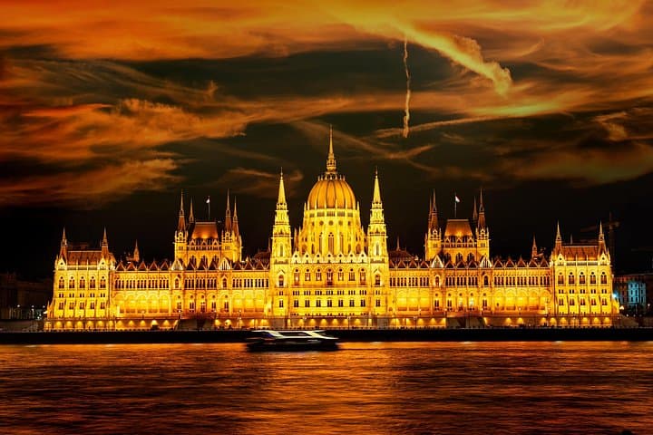 2 Capitals in One Day Trip to Bratislava and Budapest from Vienna