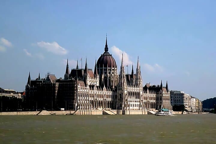 Vienna Private Tour to Budapest