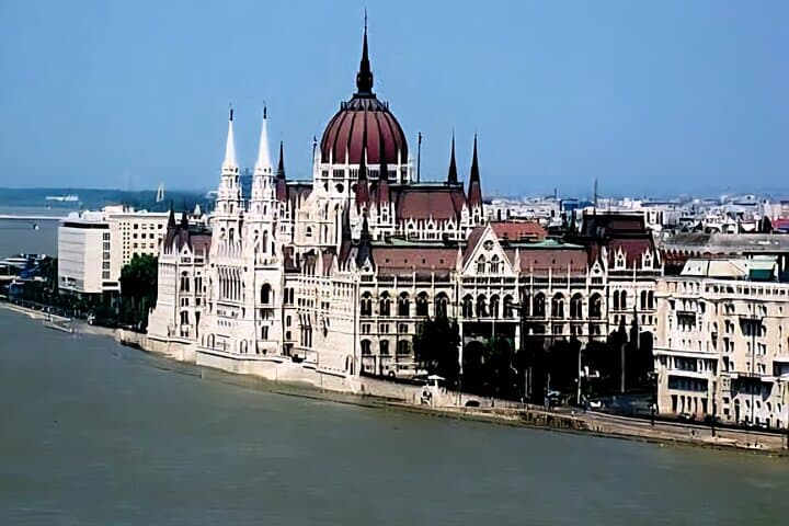 Vienna Private Tour to Budapest