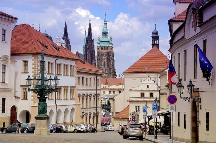 Private Tour from Vienna to Prague with Personal Chauffeur