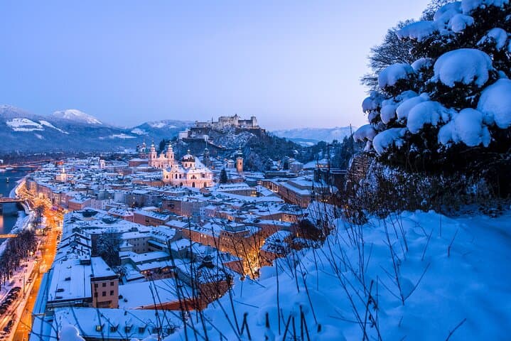 Private Customized Christmas Markets Tour with Guide in Salzburg