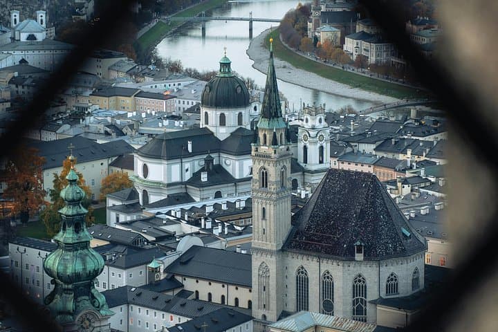 Vienna to Salzburg & Hallstatt: Scenic Alpine Day Tour