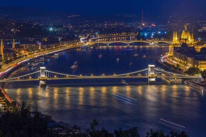 Private tour from Vienna to Budapest and Bratislava