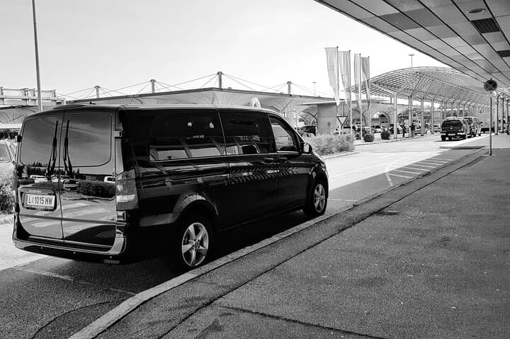 Mercedes Van - Linz Airport
