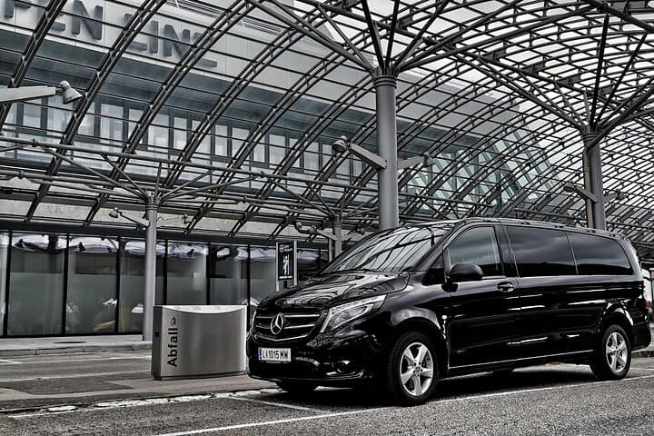 Mercedes Van - Linz Airport