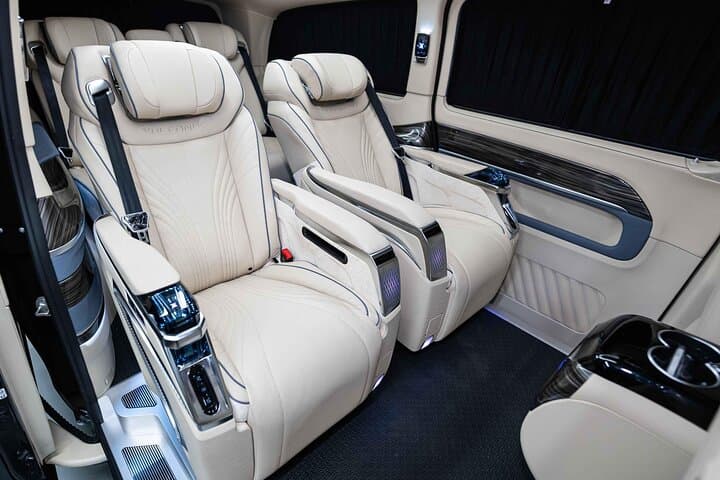 Vienna Airport (VIE) Private Transfer to Vienna City/Hotels