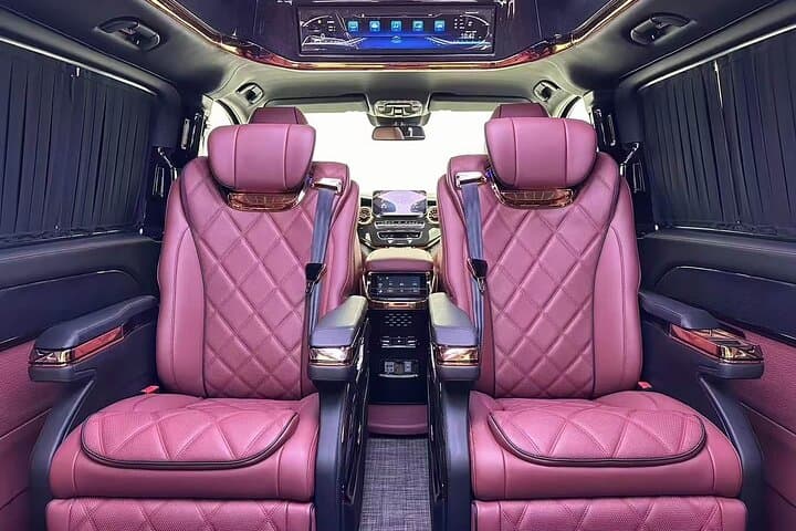 Vienna Airport (VIE) Private Transfer to Vienna City/Hotels