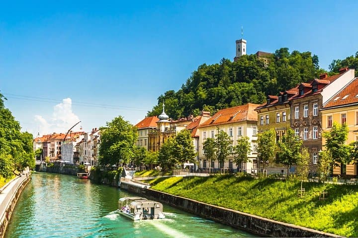 2 Day Private Tour from Vienna to Lake Bled