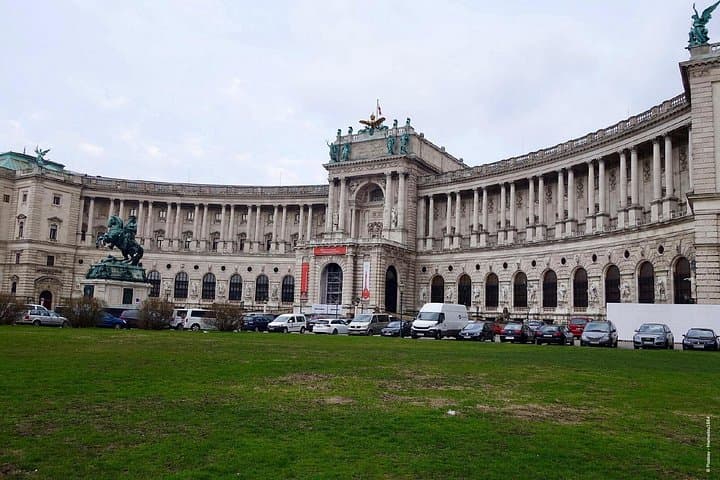 Congress of the Argentine Nation: Monumental architecture and its famous dome (80m high).