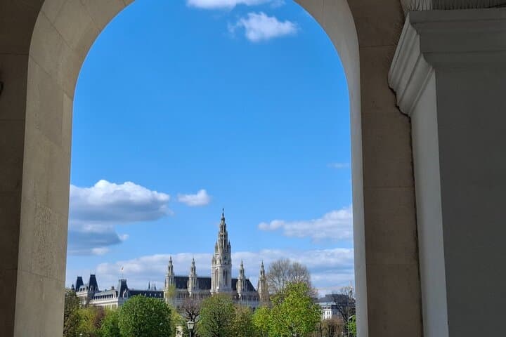 Vienna City Walk 2h: Highlights & Insights (DE/EN)