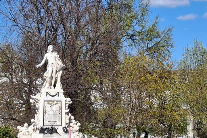 Vienna City Walk 2h: Highlights & Insights (DE/EN)