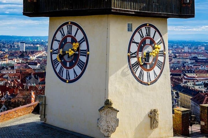 Strolling Graz: Medieval Lanes, Baroque Splendor & Modern Marvels