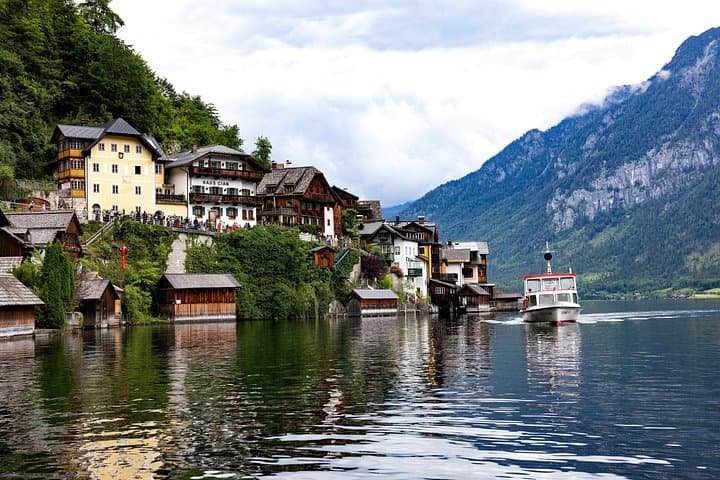 Vienna Private Guided Tour To Hallstatt and Salzburg