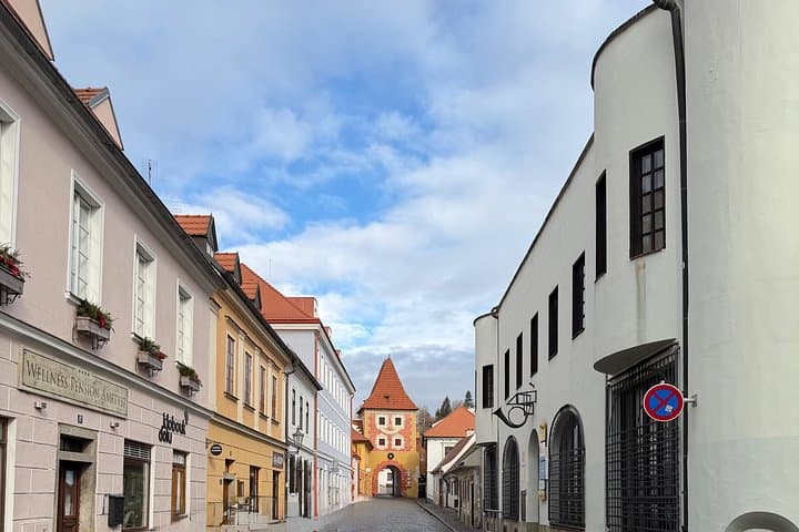 Vienna to Prague private transfer with stop in Cesky Krumlov