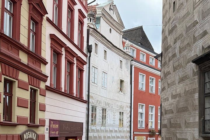 Vienna to Prague private transfer with stop in Cesky Krumlov