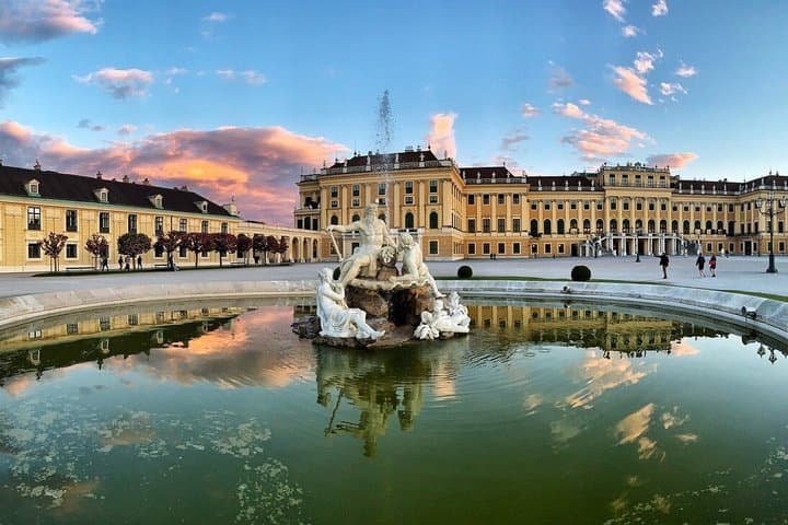Vienna to Budapest Transfer with Parndorf Shopping Stop