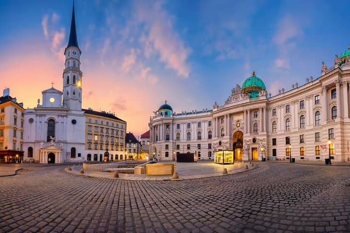 Vienna to Salzburg Private Transfer with Hallstatt Stop