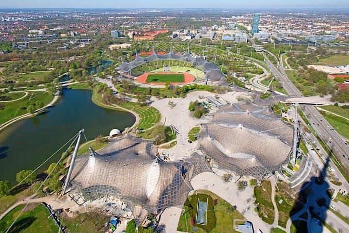 Private Vienna to Munich Transfer with Salzburg Sightseeing