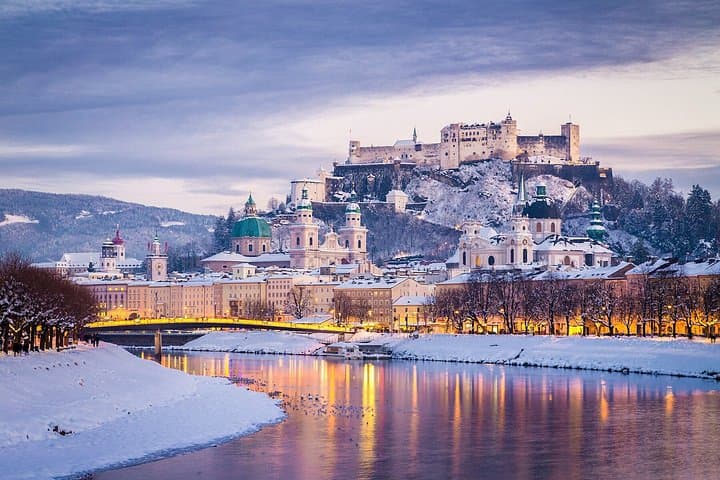 Christmas Private Day Trip from Vienna to Salzburg and back