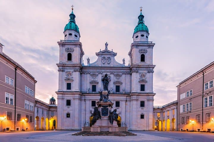 Christmas Private Day Trip from Vienna to Salzburg and back