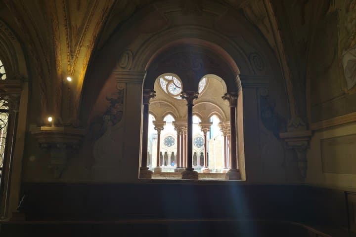 Romanesque courtyards