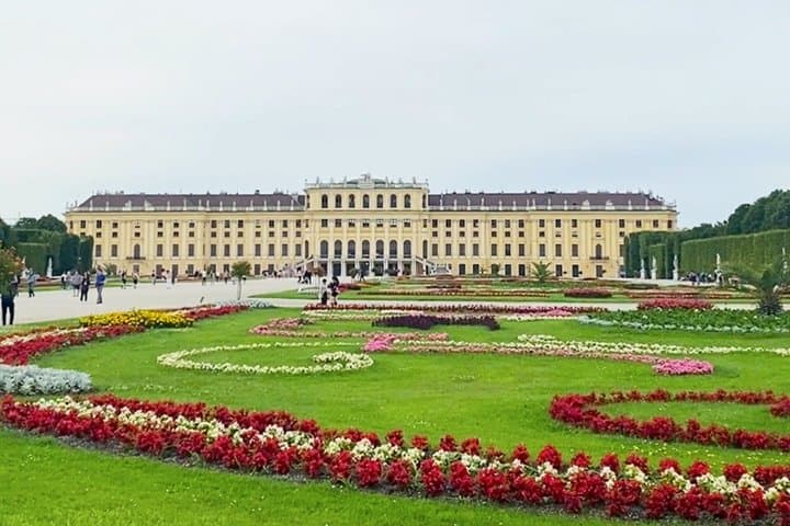1 Hour Schonbrunn Palace Gardens Vienna Walking Tour