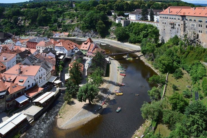 Vienna: Tour to Prague via Cesky Krumlov (transfer + sightseeing)