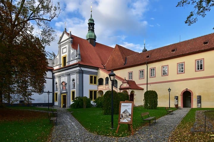 Vienna: Tour to Prague via Cesky Krumlov (transfer + sightseeing)