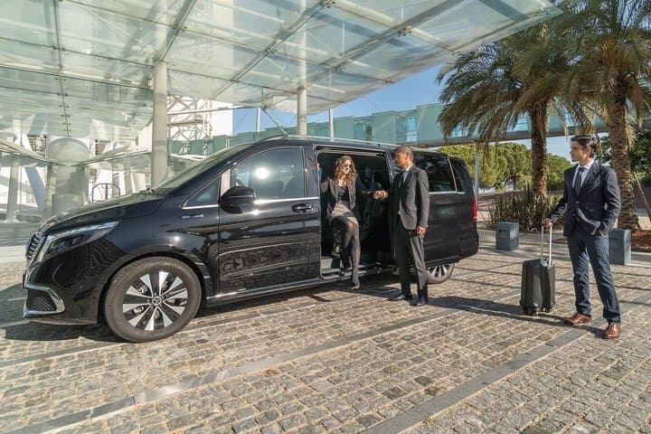 Salzburg Airport Private Transfer to or from City Center
