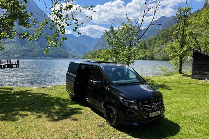 Private Alpine & Do-Re-Mi Experience - Lakes, Klimt & Movie Icon