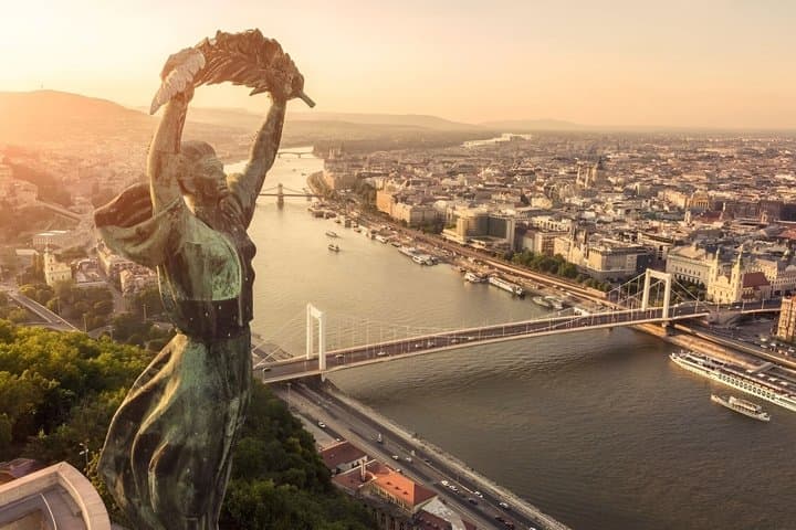 Bratislava Budapest day trip with cruise