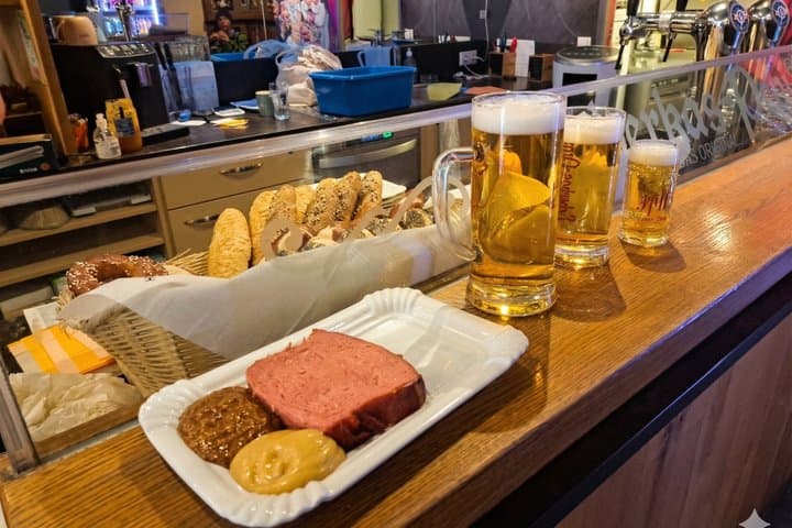 Vienna Food Tour: Bites & Sights Hidden Local Tastings