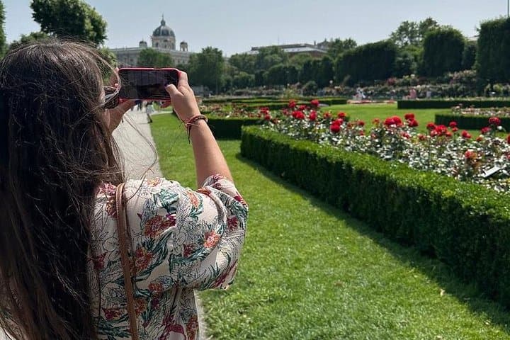 Vienna Gardens City Tour Including Belvedere Palace