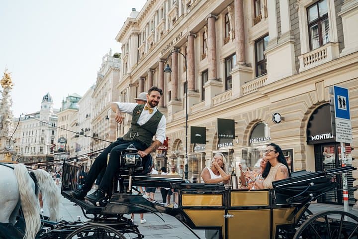 Sip and Snack Sightseeing Tour with the Fiaker in Vienna