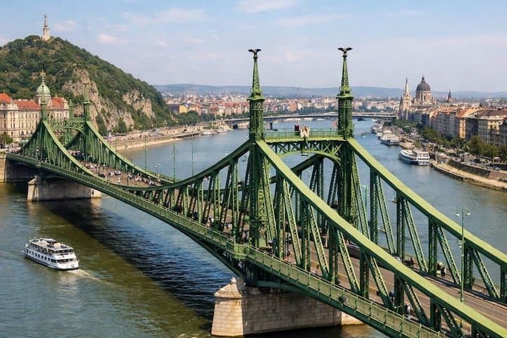 Private day trip to Budapest from Vienna
