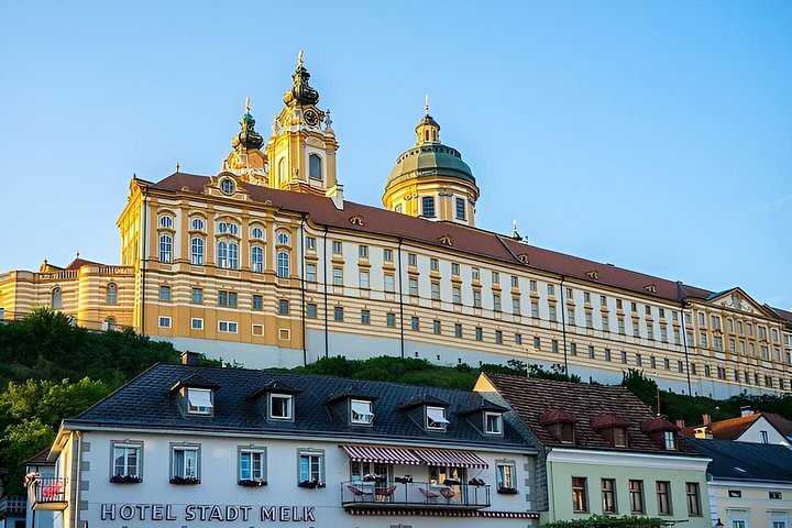 Private Day Tour of Hallstatt and Salzburg from Vienna