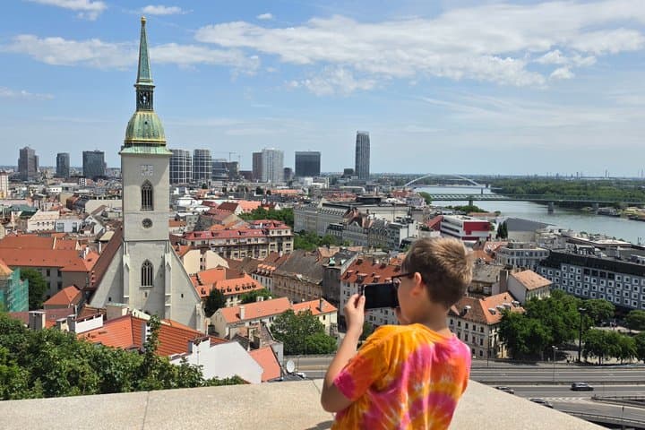 Bratislava Private Trip from Vienna: Castle, Old Town & Free Time