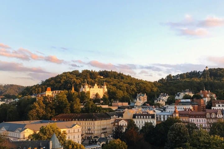Private Transfer from Vienna to Karlovy Vary with Lednice Stop