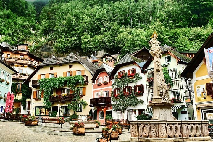 Hallstatt Self-Guided City Walking Tour & Scavenger Hunt